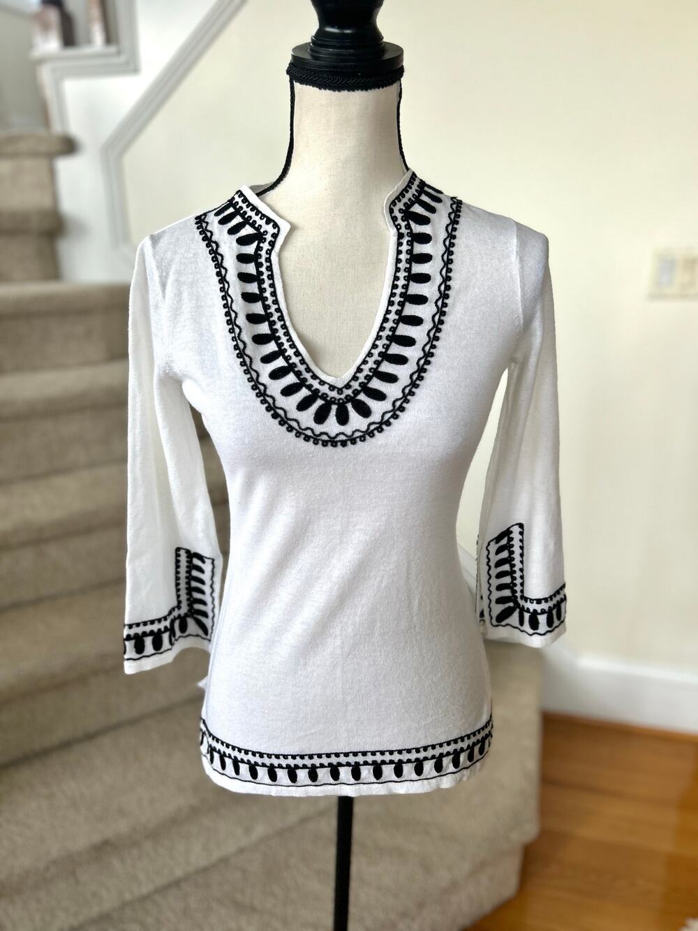 Vintage Y2K Cache White & Black Embroidered Plunge Knit Tunic